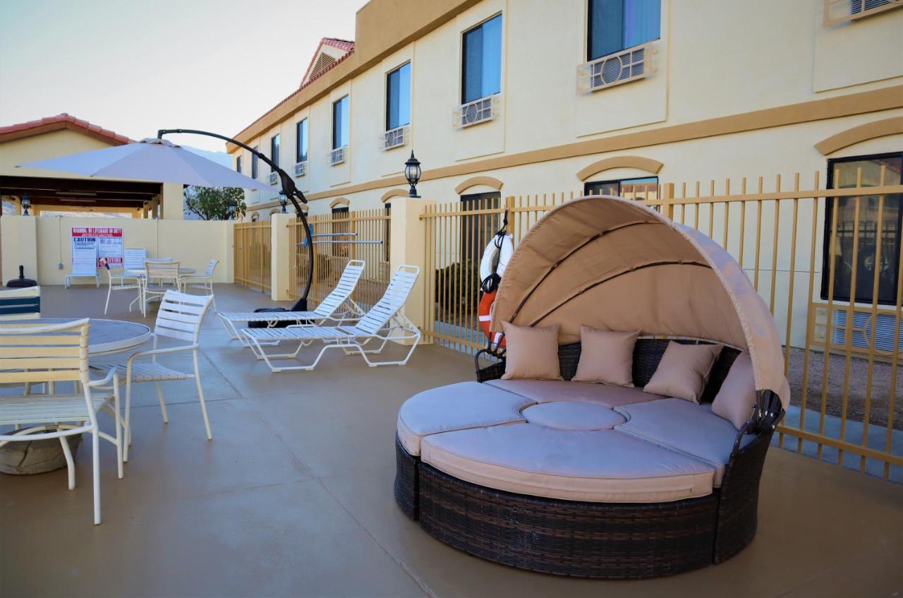 Oasis Inn And Suites 29 Palms Hotel Joshua Tree National Park Twentynine Palms Dış mekan fotoğraf