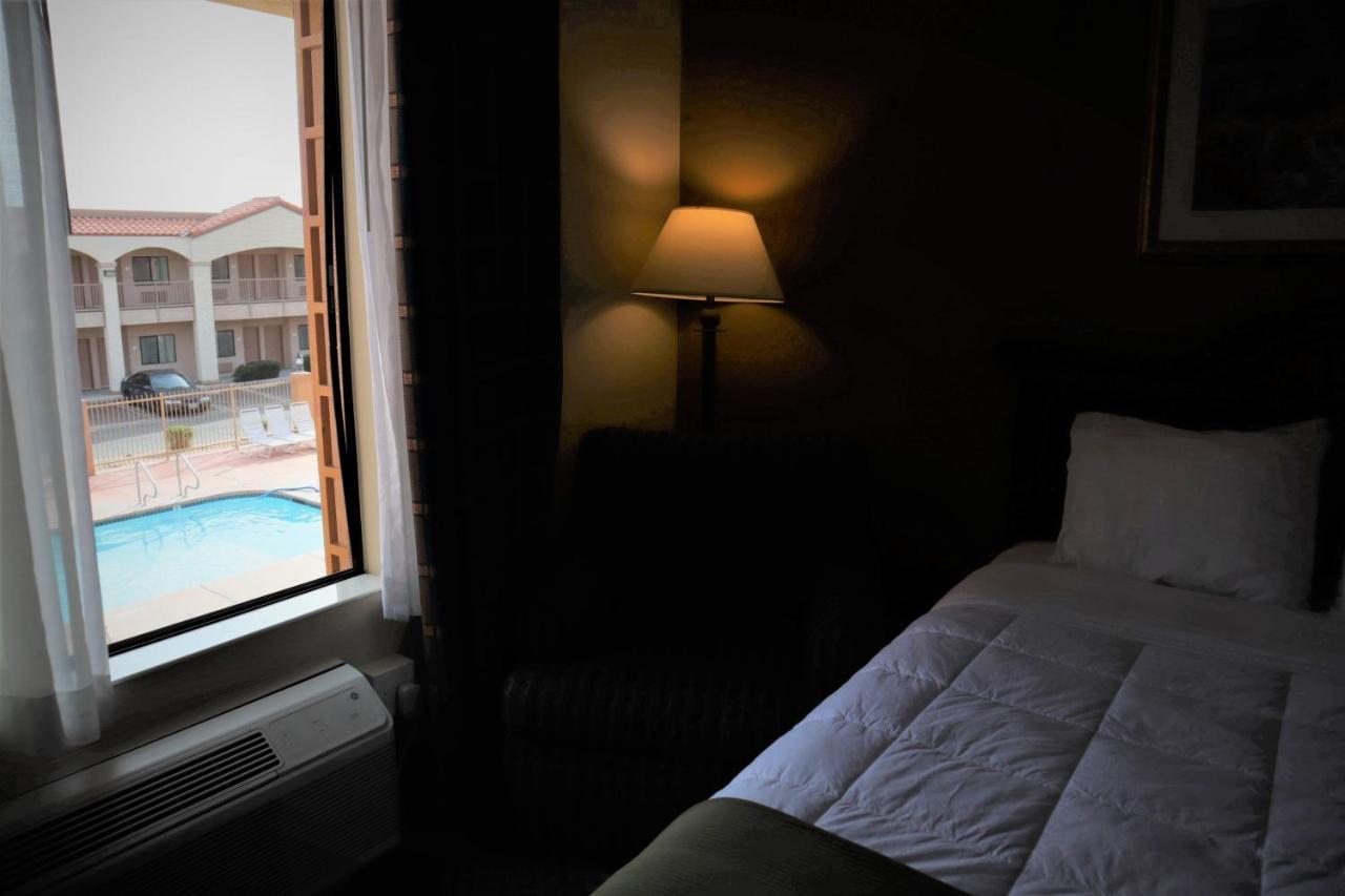 Oasis Inn And Suites 29 Palms Hotel Joshua Tree National Park Twentynine Palms Dış mekan fotoğraf